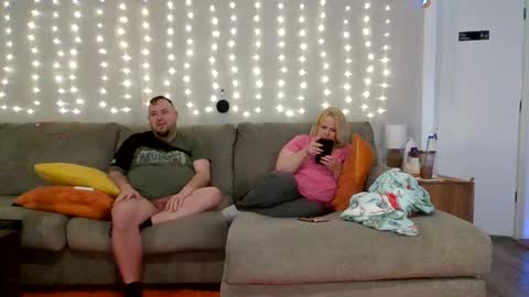 Victoria and Jesse online show from 1, 3, 2025