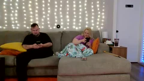 Victoria and Jesse online show from 3, 3, 2025