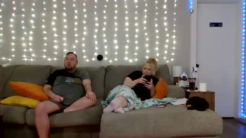 Victoria and Jesse online show from 5, 3, 2025