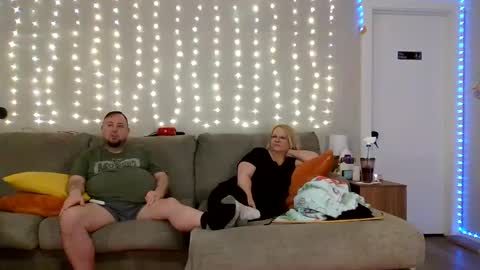 Victoria and Jesse online show from 8, 3, 2025