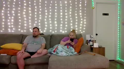 Victoria and Jesse online show from 12, 3, 2025