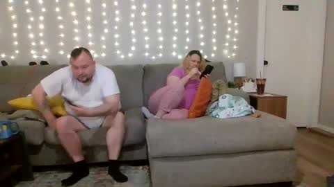 Victoria and Jesse online show from 1, 10, 2025