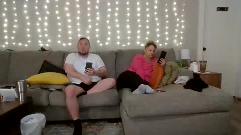 Victoria and Jesse online show from 22, 10, 2025