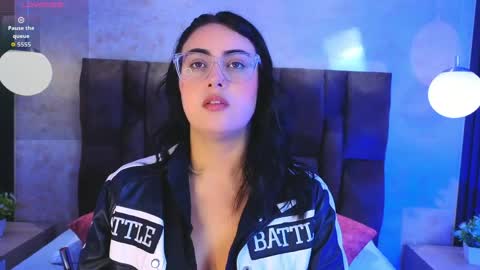 Victoria Andrade online show from 15, 4, 2026