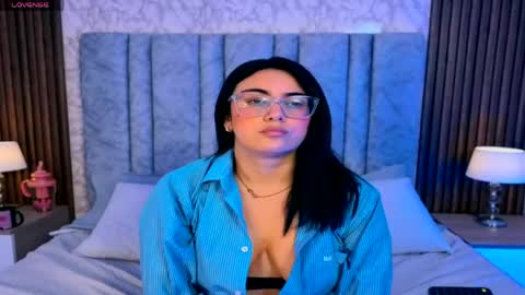 Snapshot of victoriaandrade chatting on 25, 5, 2026 Victoria Andrade online show from 25, 5, 2026