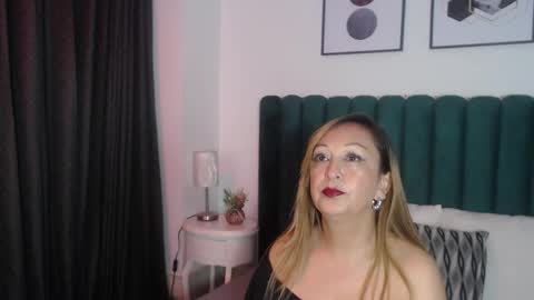 Snapshot of victoriaqueen_fg_ chatting on 22, 9, 2025 victoriaqueen_fg_ online show from 22, 9, 2025