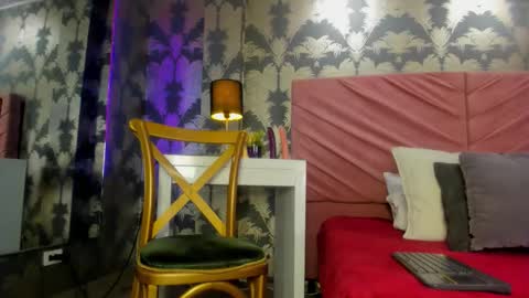 victoriaqueen_fg_ online show from 13, 11, 2025