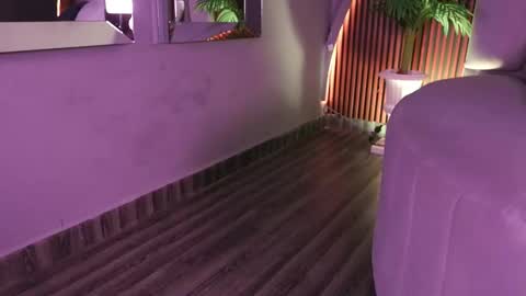 hi Im daniela  I will be online again in 15 hours after each transmission 3 online show from 20, 12, 2025