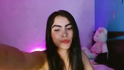 victoriia_henao_ online show from 5, 3, 2026