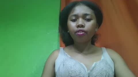 Snapshot of vierge28430 chatting on 27, 4, 2026 vierge28430 online show from 27, 4, 2026