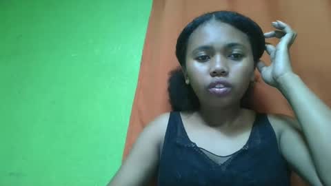 Snapshot of vierge28430 chatting on 13, 5, 2026 vierge28430 online show from 13, 5, 2026
