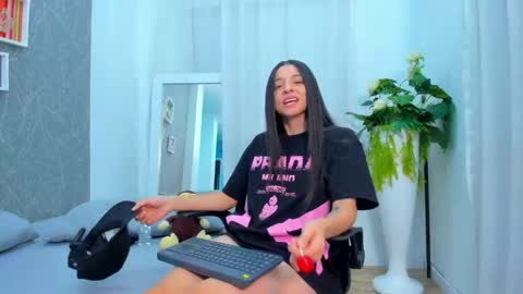 Snapshot of viictoriiasaenz chatting on 17, 2, 2026 viictoriiasaenz online show from 17, 2, 2026