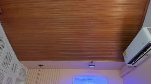 Viiolett online show from 12, 11, 2025