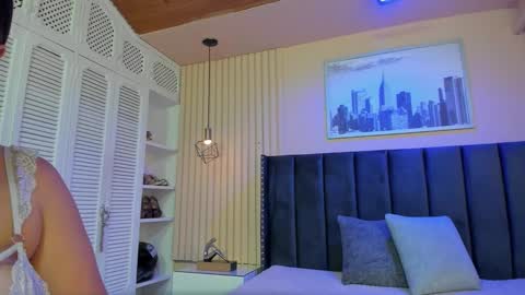 Viiolett online show from 28, 11, 2025