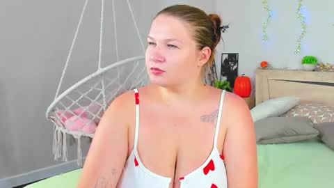 Snapshot of viirginia_robinson chatting on 19, 6, 2026 Jinny online show from 19, 6, 2026