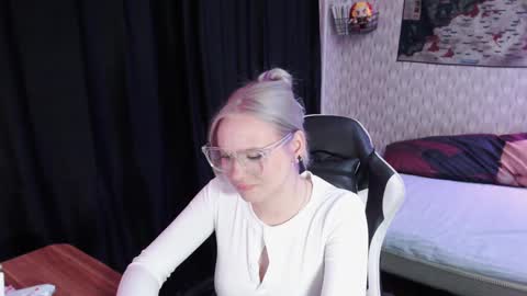 Snapshot of vikapowers chatting on 2, 12, 2024 vikapowers online show from 2, 12, 2024