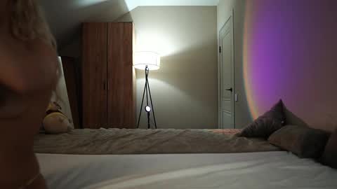Snapshot of vikkilustfull chatting on 13, 10, 2025 VIKKI online show from 13, 10, 2025