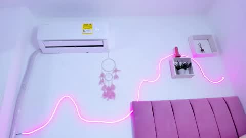 victoria online show from 25, 11, 2025