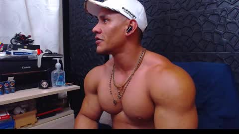 Snapshot of viktorherrera chatting on 31, 12, 2024 Viktor Herrera online show from 31, 12, 2024