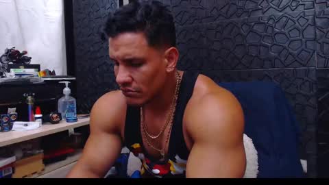 Snapshot of viktorherrera chatting on 4, 1, 2025 Viktor Herrera online show from 4, 1, 2025