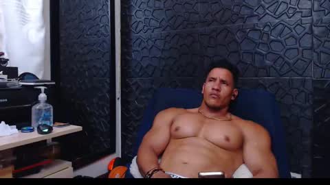 Snapshot of viktorherrera chatting on 13, 1, 2025 Viktor Herrera online show from 13, 1, 2025