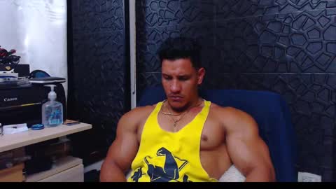 Snapshot of viktorherrera chatting on 14, 1, 2025 Viktor Herrera online show from 14, 1, 2025