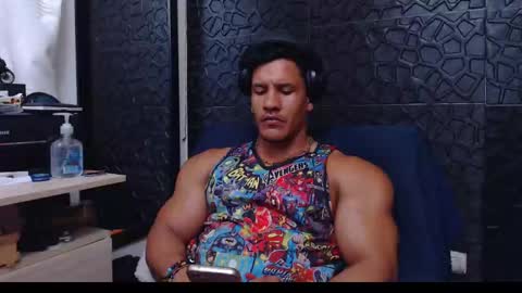 Snapshot of viktorherrera chatting on 24, 1, 2025 Viktor Herrera online show from 24, 1, 2025