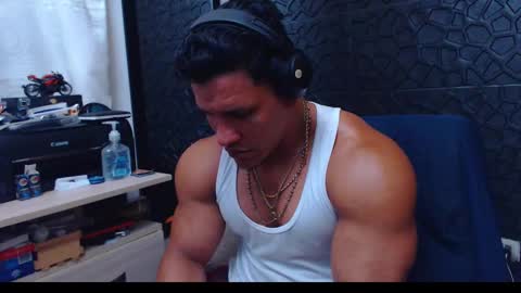 Snapshot of viktorherrera chatting on 25, 1, 2025 Viktor Herrera online show from 25, 1, 2025
