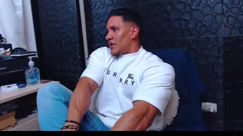 Snapshot of viktorherrera chatting on 26, 1, 2025 Viktor Herrera online show from 26, 1, 2025