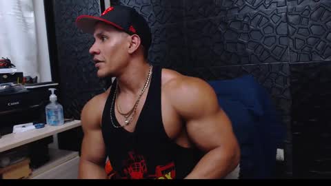 Snapshot of viktorherrera chatting on 31, 1, 2025 Viktor Herrera online show from 31, 1, 2025