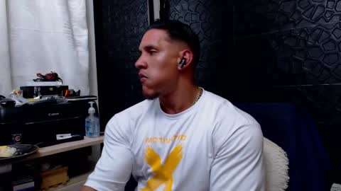 Snapshot of viktorherrera chatting on 6, 2, 2025 Viktor Herrera online show from 6, 2, 2025