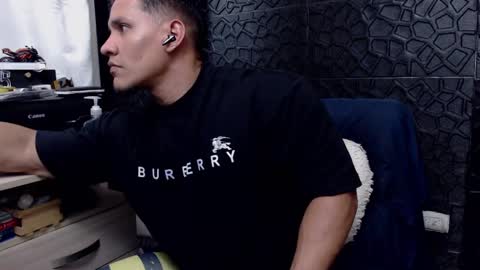 Snapshot of viktorherrera chatting on 11, 2, 2025 Viktor Herrera online show from 11, 2, 2025