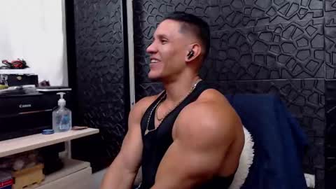 Snapshot of viktorherrera chatting on 14, 2, 2025 Viktor Herrera online show from 14, 2, 2025