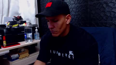 Snapshot of viktorherrera chatting on 8, 3, 2025 Viktor Herrera online show from 8, 3, 2025