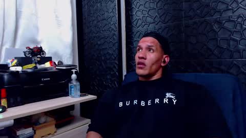 Snapshot of viktorherrera chatting on 8, 3, 2025 Viktor Herrera online show from 8, 3, 2025