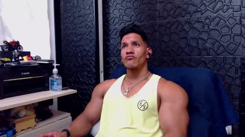 Snapshot of viktorherrera chatting on 12, 3, 2025 Viktor Herrera online show from 12, 3, 2025