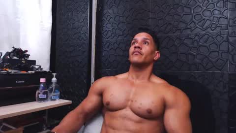 Snapshot of viktorherrera chatting on 8, 9, 2025 Viktor Herrera online show from 8, 9, 2025