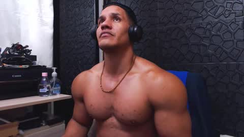 Snapshot of viktorherrera chatting on 11, 9, 2025 Viktor Herrera online show from 11, 9, 2025