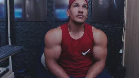 Snapshot of viktorherrera chatting on 28, 4, 2026 Viktor Herrera online show from 28, 4, 2026