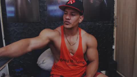 Snapshot of viktorherrera chatting on 6, 5, 2026 Viktor Herrera online show from 6, 5, 2026