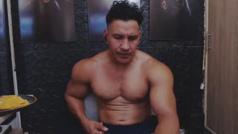 Snapshot of viktorherrera chatting on 17, 5, 2026 Viktor Herrera online show from 17, 5, 2026