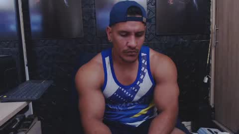 Snapshot of viktorherrera chatting on 25, 5, 2026 Viktor Herrera online show from 25, 5, 2026