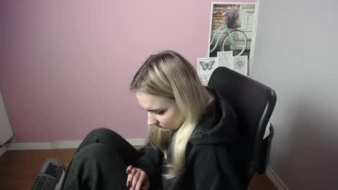 viktoria_lovely online show from 27, 12, 2024