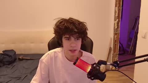 Snapshot of vinnie_06 chatting on 3, 3, 2026 vinnie online show from 3, 3, 2026