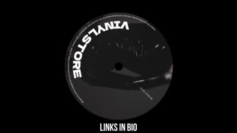 Snapshot of vinylstore chatting on 7, 1, 2025 Diva Silvia online show from 7, 1, 2025