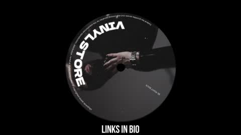 Snapshot of vinylstore chatting on 7, 1, 2025 Diva Silvia online show from 7, 1, 2025