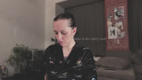 Snapshot of vinylstore chatting on 25, 1, 2025 Diva Silvia online show from 25, 1, 2025