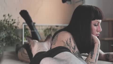 Snapshot of vinylstore chatting on 27, 1, 2025 Diva Silvia online show from 27, 1, 2025