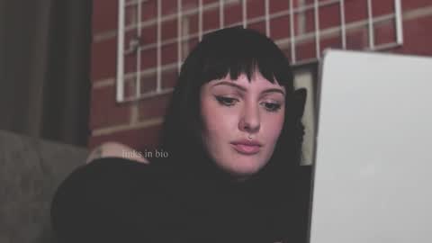 Snapshot of vinylstore chatting on 31, 1, 2025 Diva Silvia online show from 31, 1, 2025