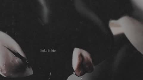 Snapshot of vinylstore chatting on 1, 2, 2025 Diva Silvia online show from 1, 2, 2025